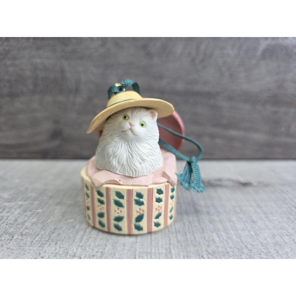 1980s Avon Christmas Ornament White Fluffy Cat in Pink Victorian Hat Box g56.1